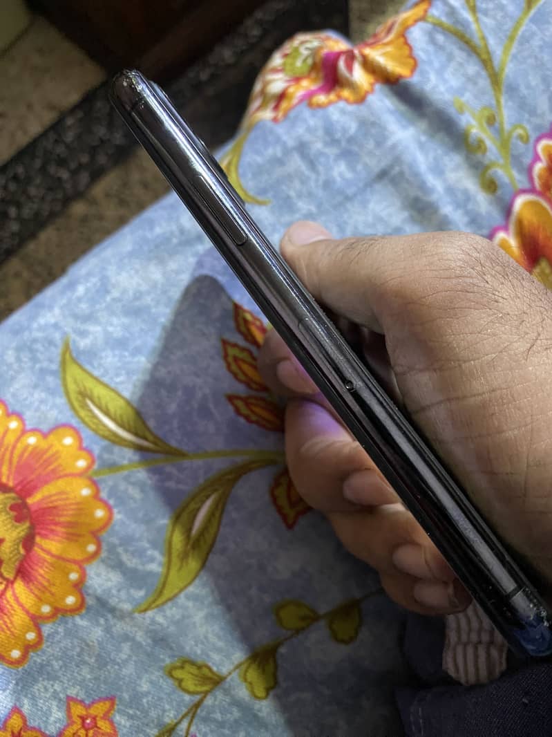 iPhone 11 pro 3