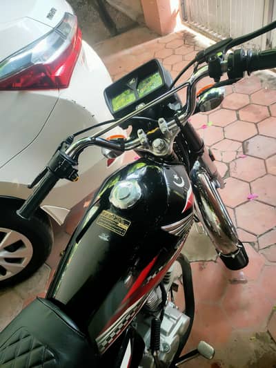 Honda 125 Islamabad no location F6 markaz