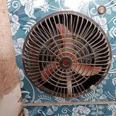 small 12v for 1 person air coller good work and good condition