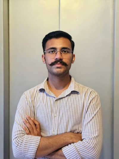 kisi ke pass koi be achi job hai tu inbox aey
