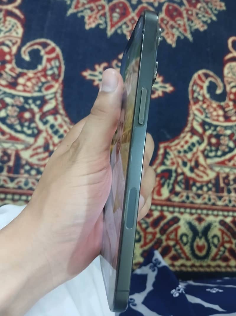 Apple iPhone 13 Pro Max 0