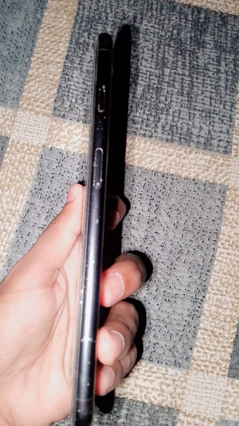 Apple iPhone 7 Plus 1