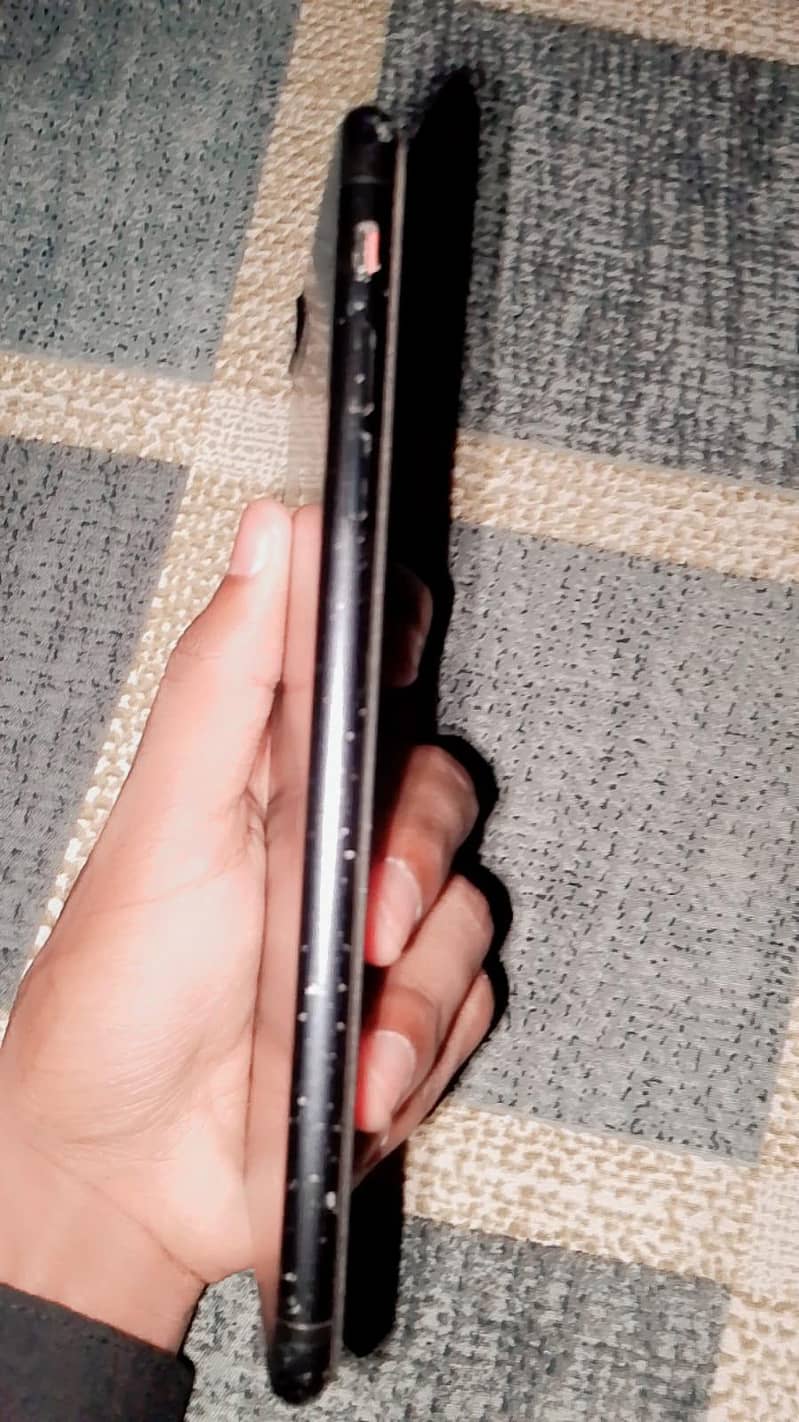 Apple iPhone 7 Plus 2