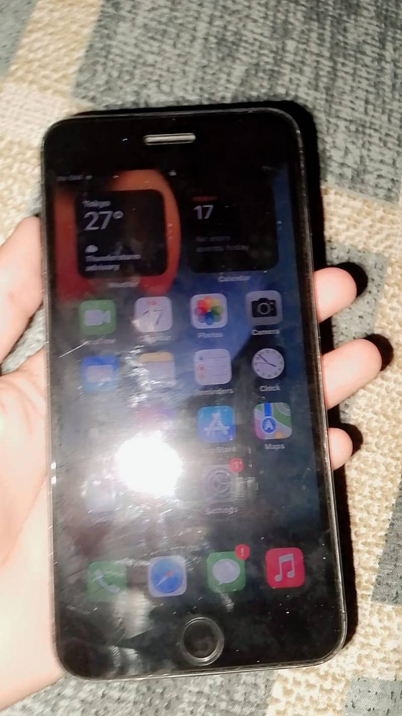 Apple iPhone 7 Plus 6