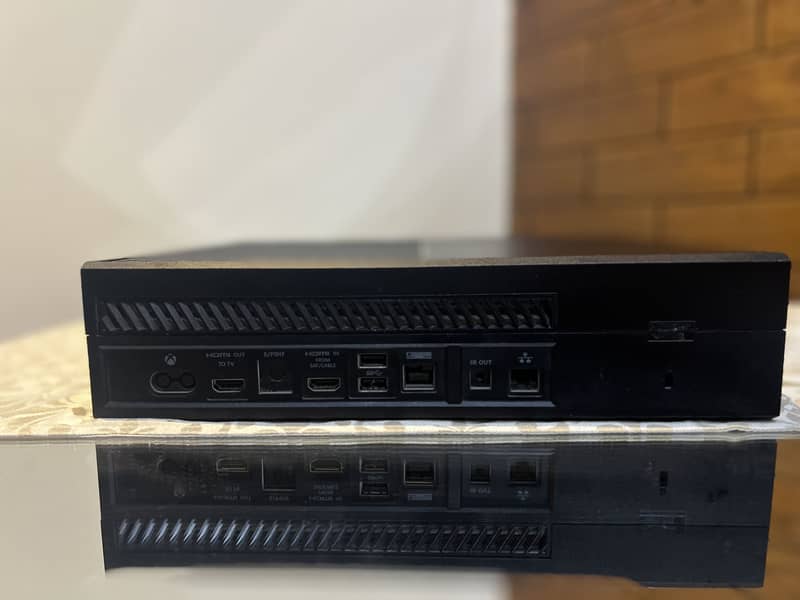 Xbox One With Original Controller 5