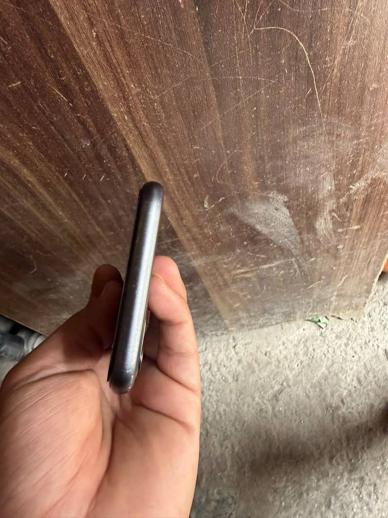 Apple iPhone 11 5