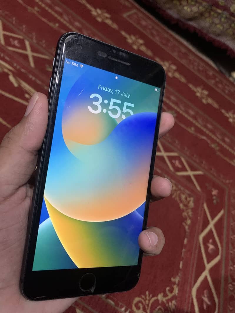 Apple iPhone 8 Plus 0