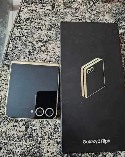 Samsung Galaxy Z Flip 6 (8/256) Gold 9.5/10 Official PTA Al Features