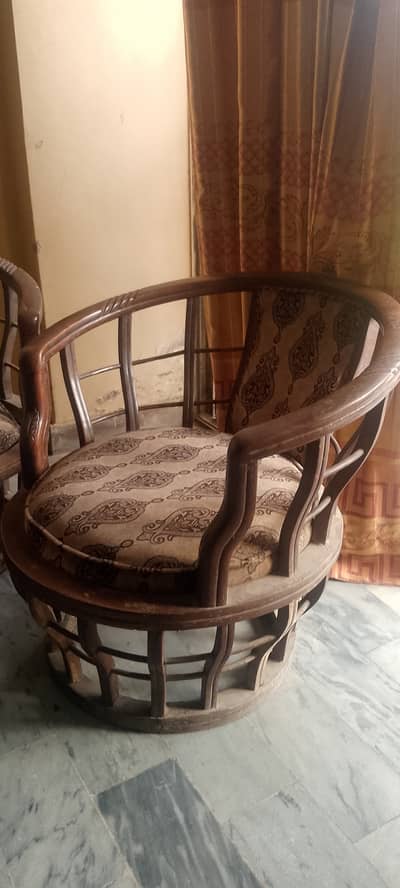 5 seaters sofa set for urgent sale