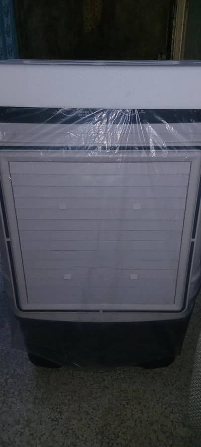 Cherry cr 4500 AC DC air cooler just 3 day uesd New air cooler