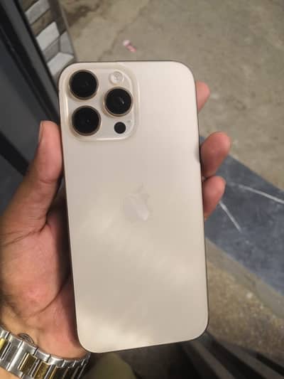 Apple iPhone 16 Pro Max