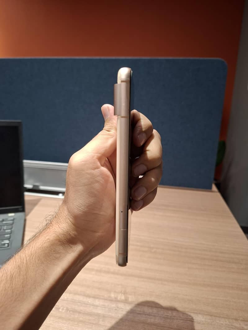 Google Pixel 8 4