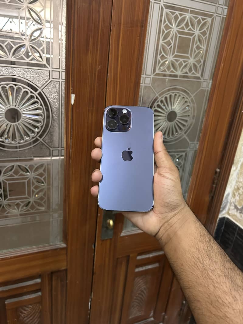 iPhone 14 Pro Max 1
