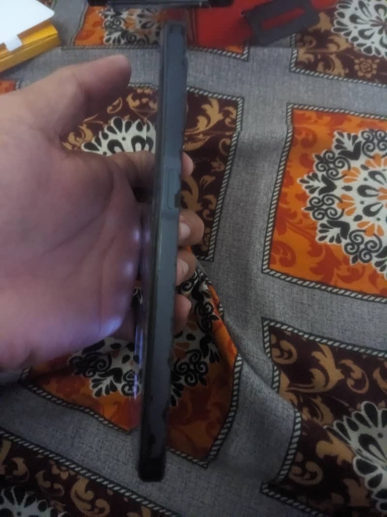Realme C35 1
