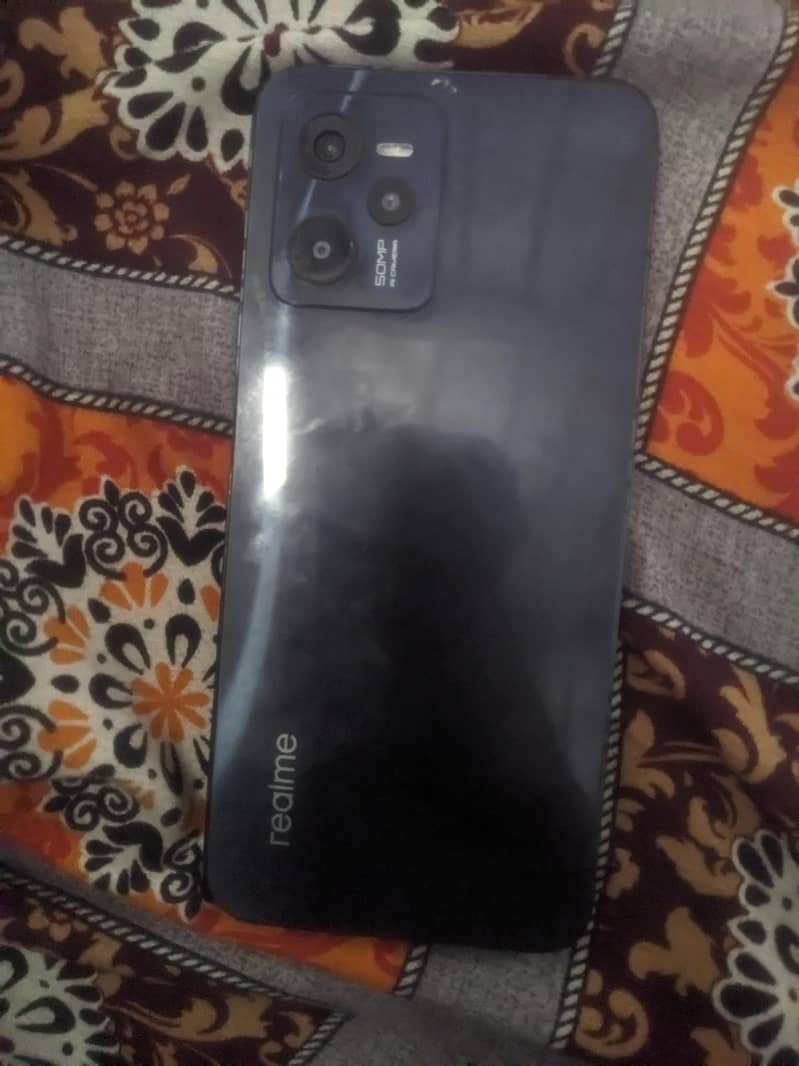 Realme C35 3