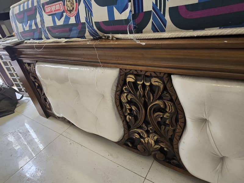 King size bed 5
