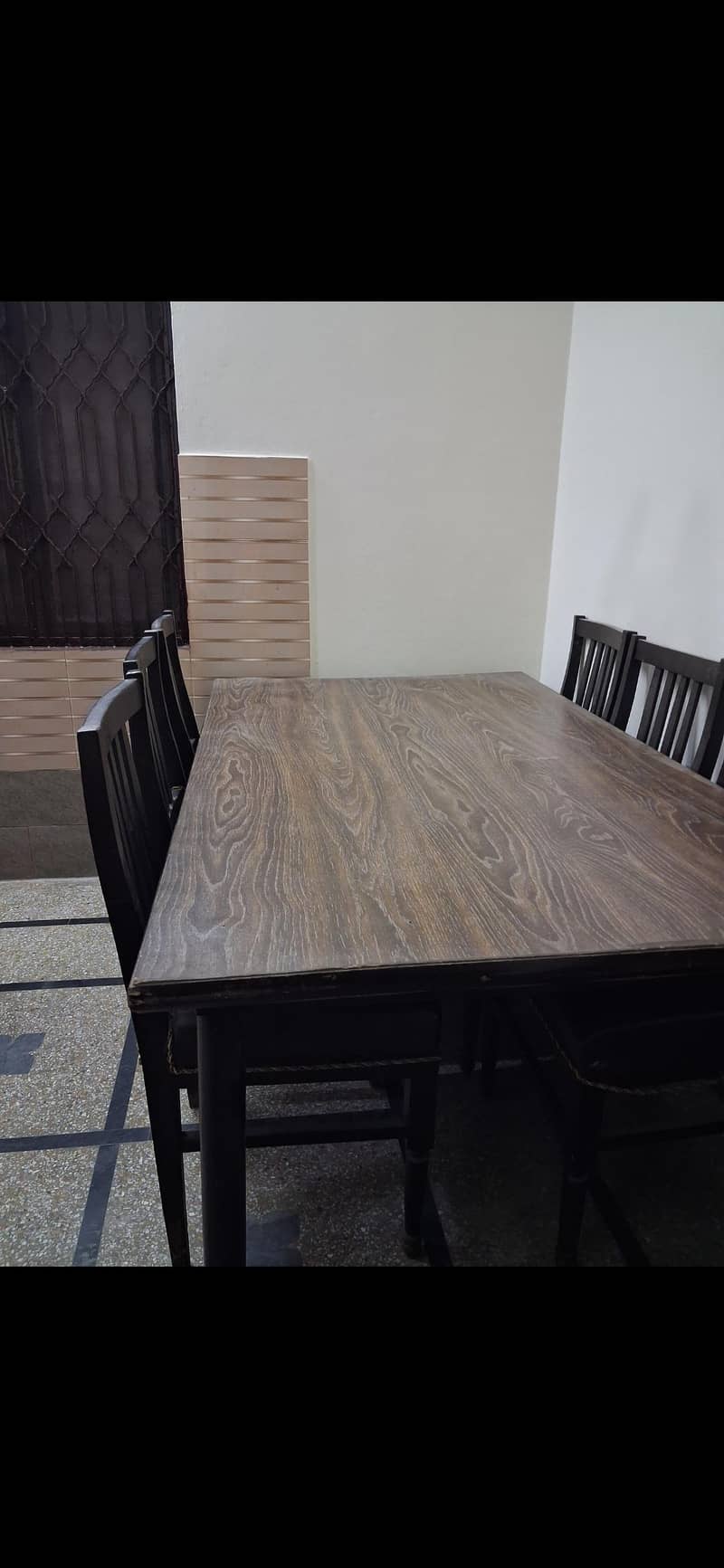Dining Table & chairs 0