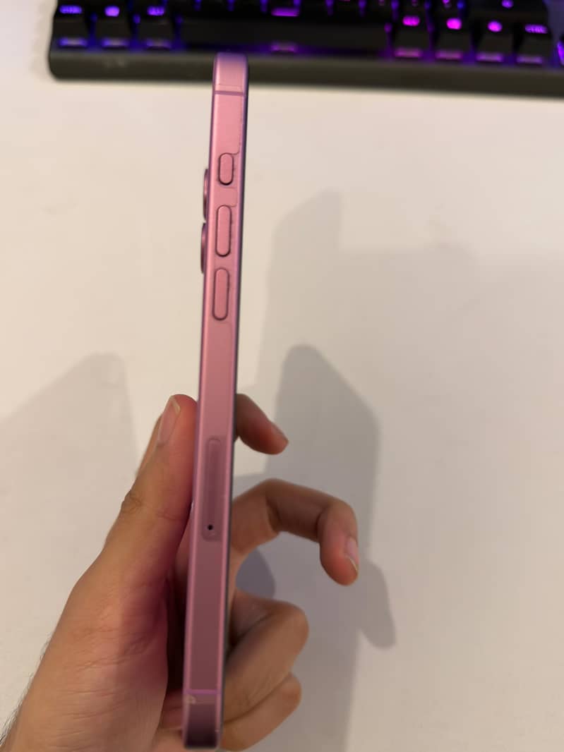 Apple iPhone 16 Plus 2