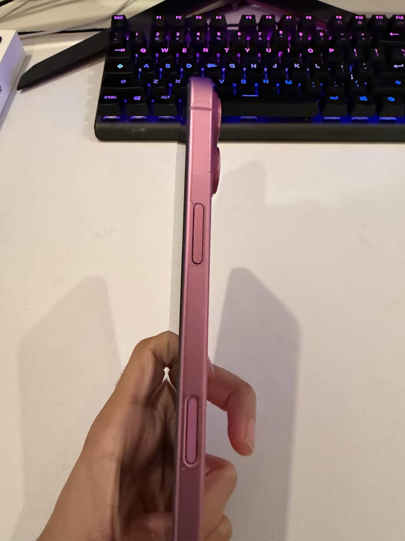 Apple iPhone 16 Plus 3