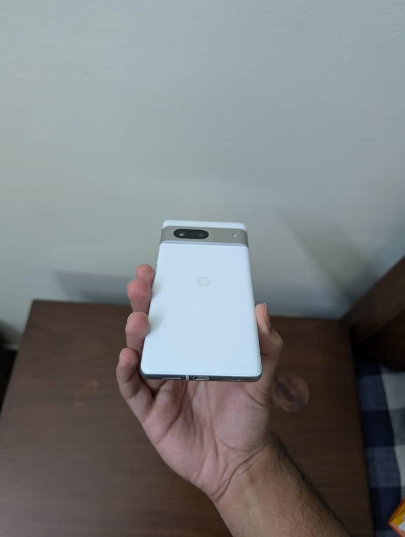 Google Pixel 7 4