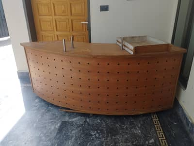 RECEPTION TABLE