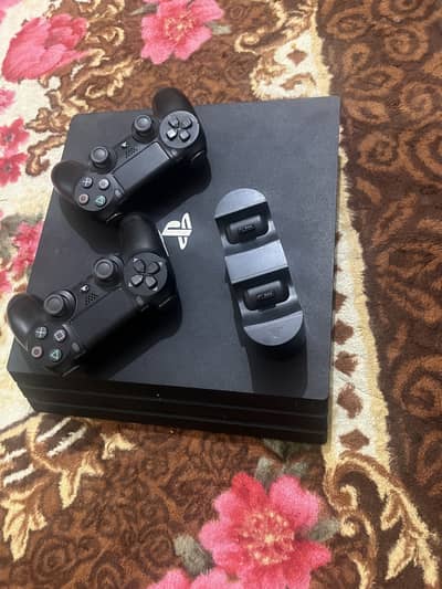 Ps4 Pro 1TB Jailbreak and Games downloaded - Excellent Condition