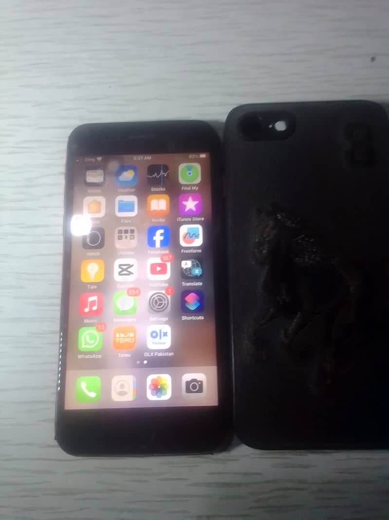 Apple iPhone 8 3