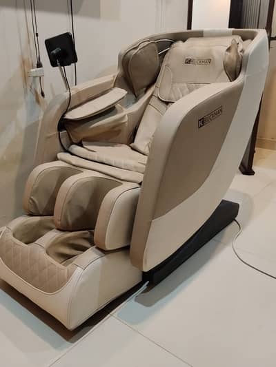 JC Buckman Full Body Massage Chair | Zero Gravity | Luxury Massager