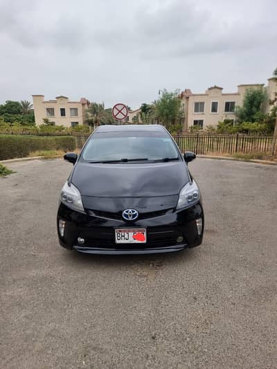 Toyota Prius 2013 S touring registered 17