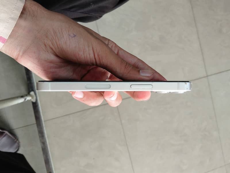 Apple iPhone 12 mini 3