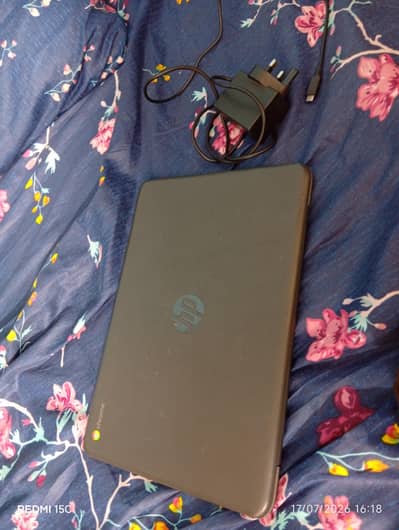 chrome book hp with fast charger brand new condition