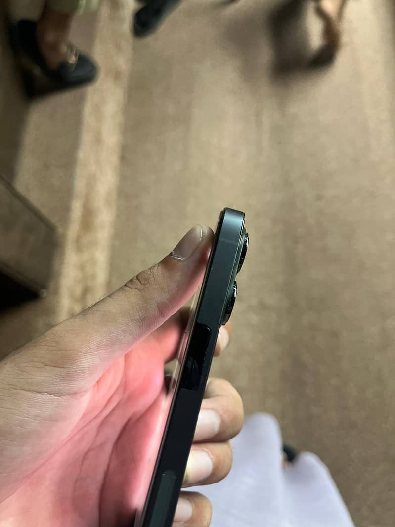Apple iPhone 13 Pro 3