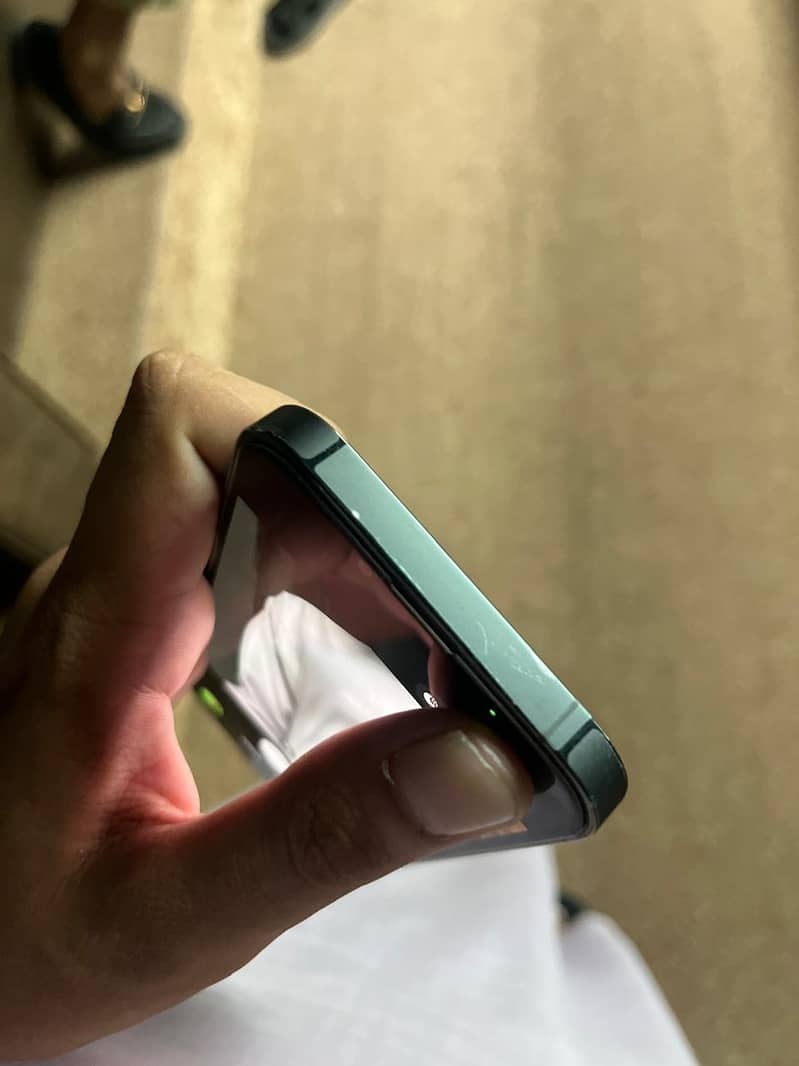 Apple iPhone 13 Pro 4