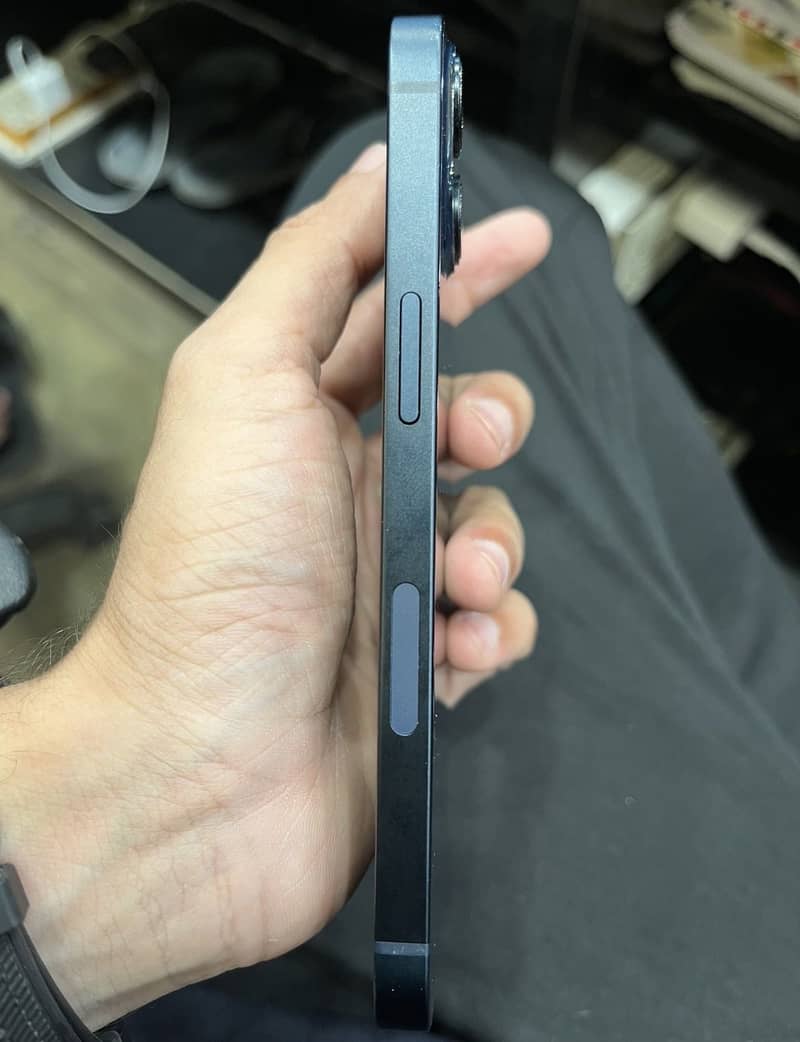 iPhone 13 2