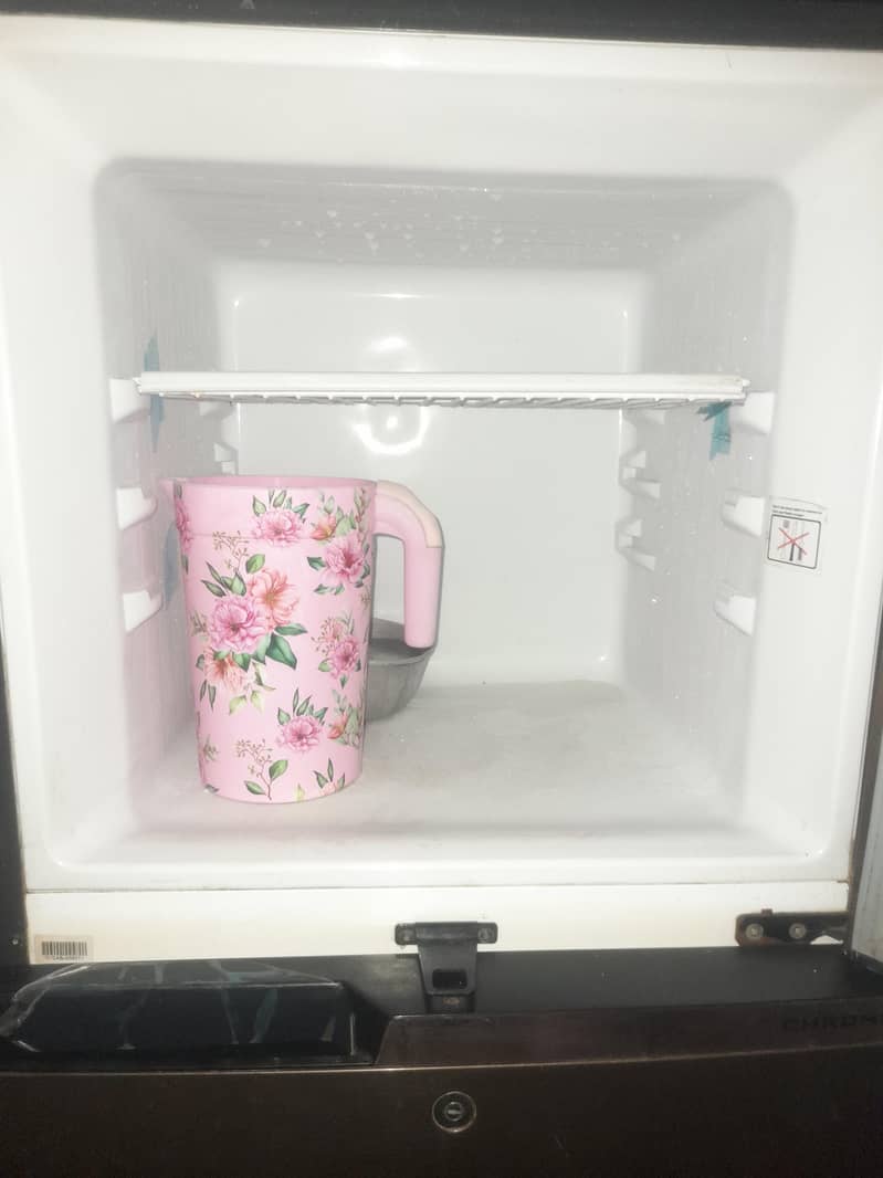 dawlance fridge 2