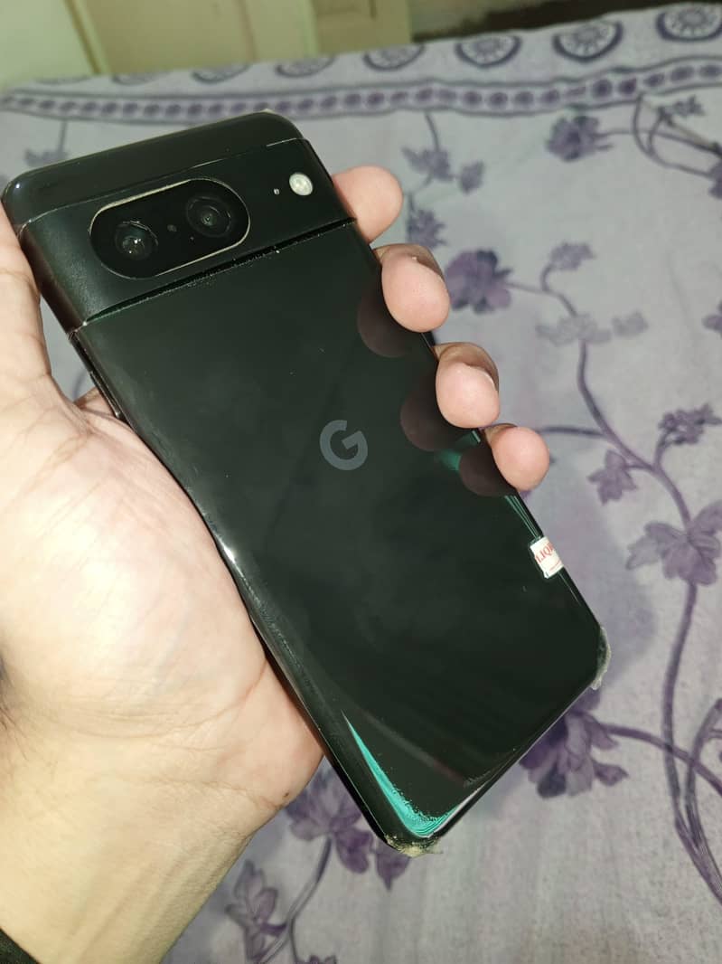 Google Pixel 8 4