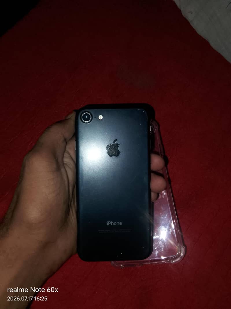 Apple iPhone 7 0