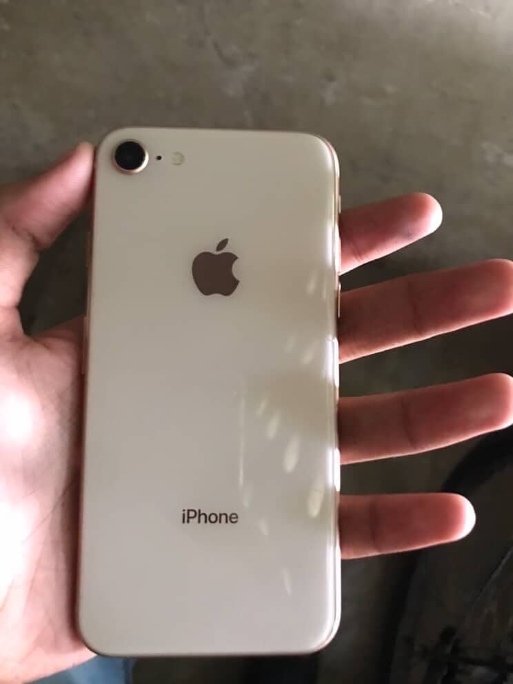 iPhone 8 3