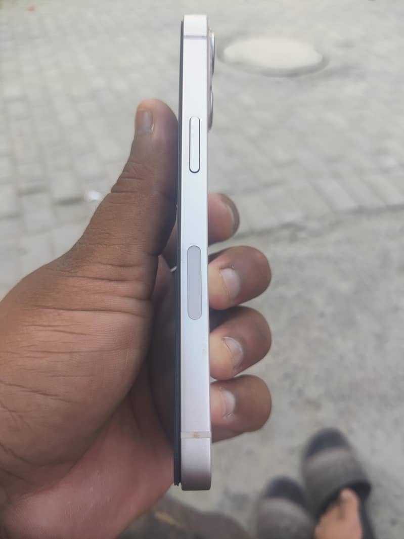 Apple iPhone 13 3