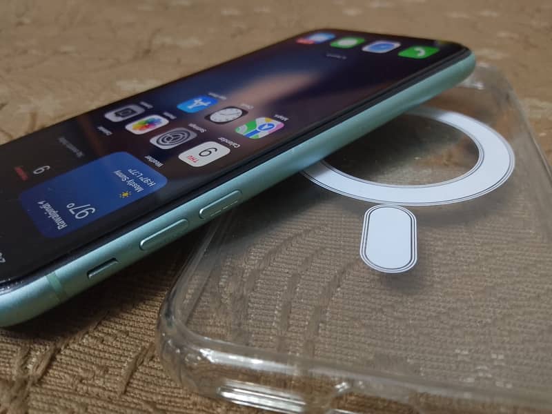 Apple iPhone 11 8