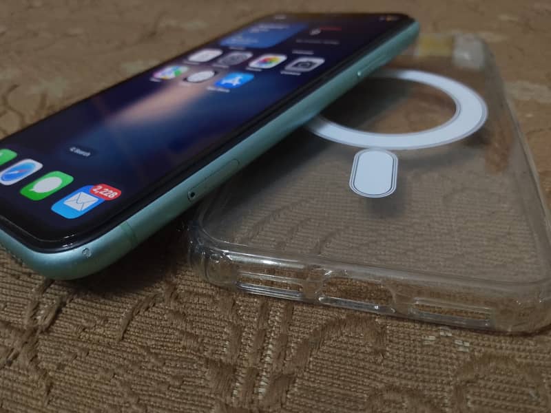 Apple iPhone 11 9