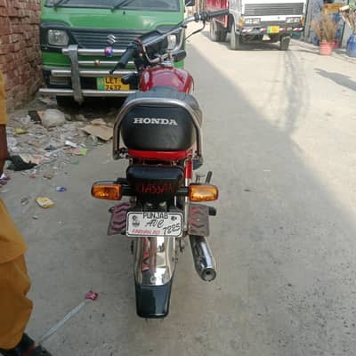 bilkul saaf suthri bhai ka 2024 model Hai first hand
