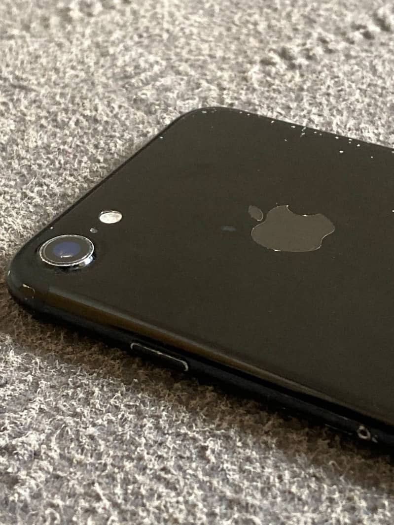 Apple iPhone 7 4