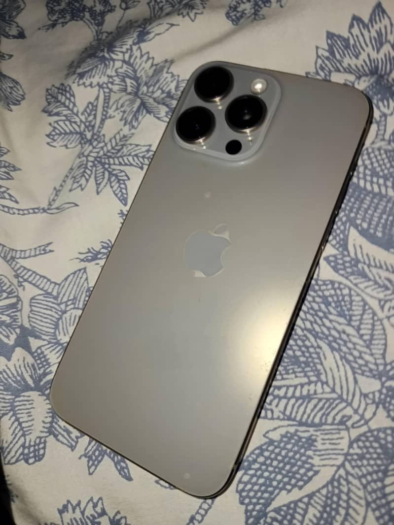 Iphone 15 pro Max 1