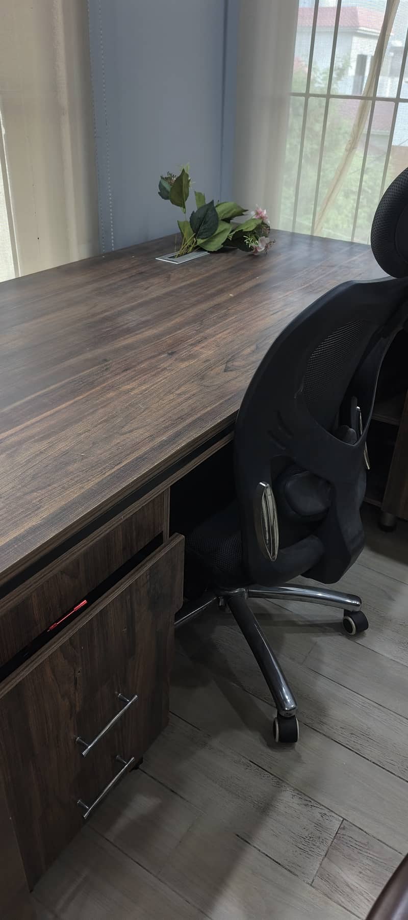 Office Table 0