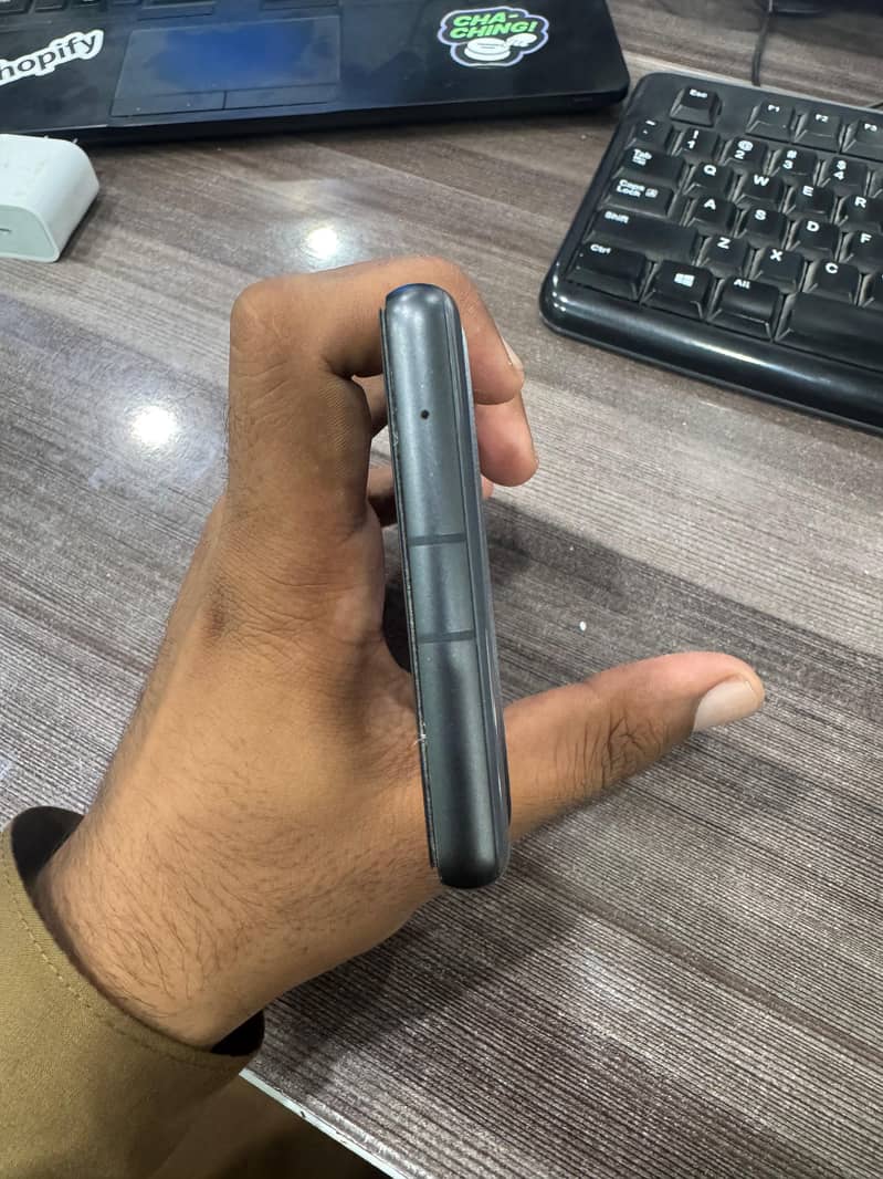 Google Pixel 7a 4