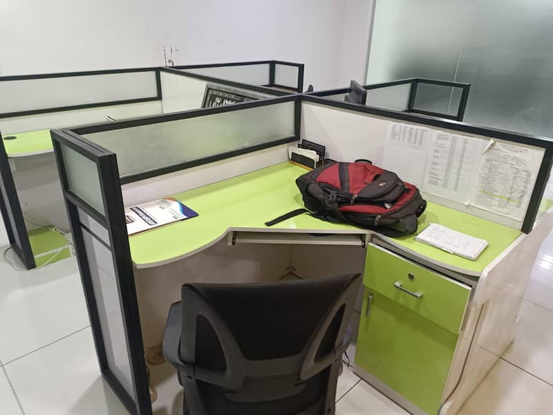 office workstation 0