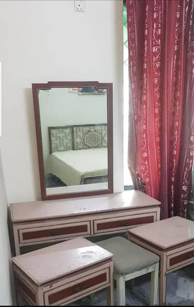 Solid Wood Dressing Set for sale