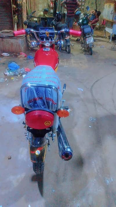 united 125 Karachi nmbr first owner complet peper seld enjan