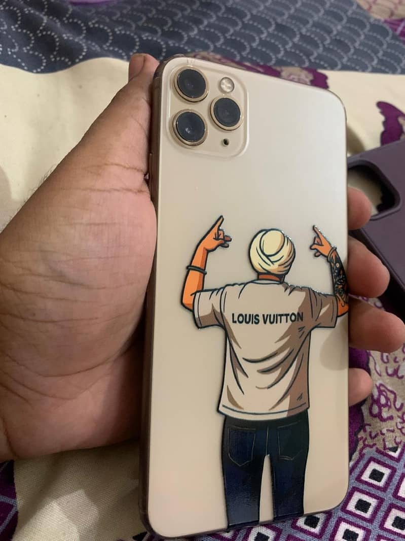 Apple iPhone 11 Pro Max 4